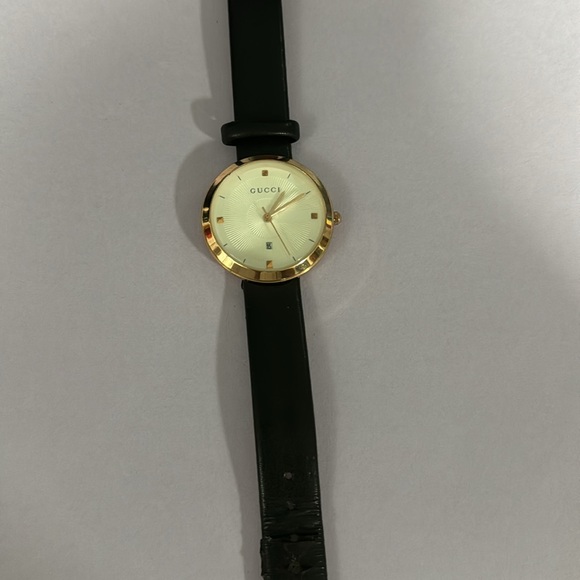 Gucci watch G2037 - Picture 4 of 4